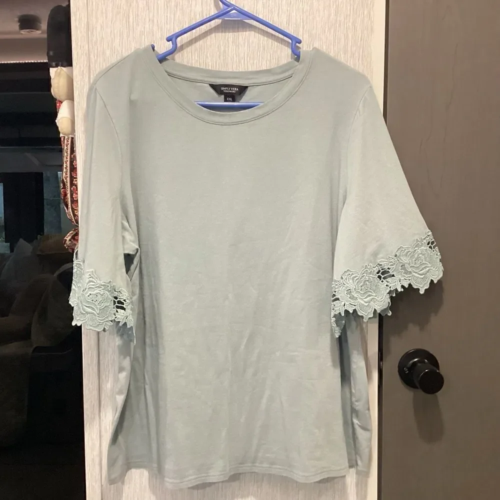 NWOT.  Simply Vera Vera Want Short Sleeve Lace Cuffed Tee in Robin’s Egg Blue